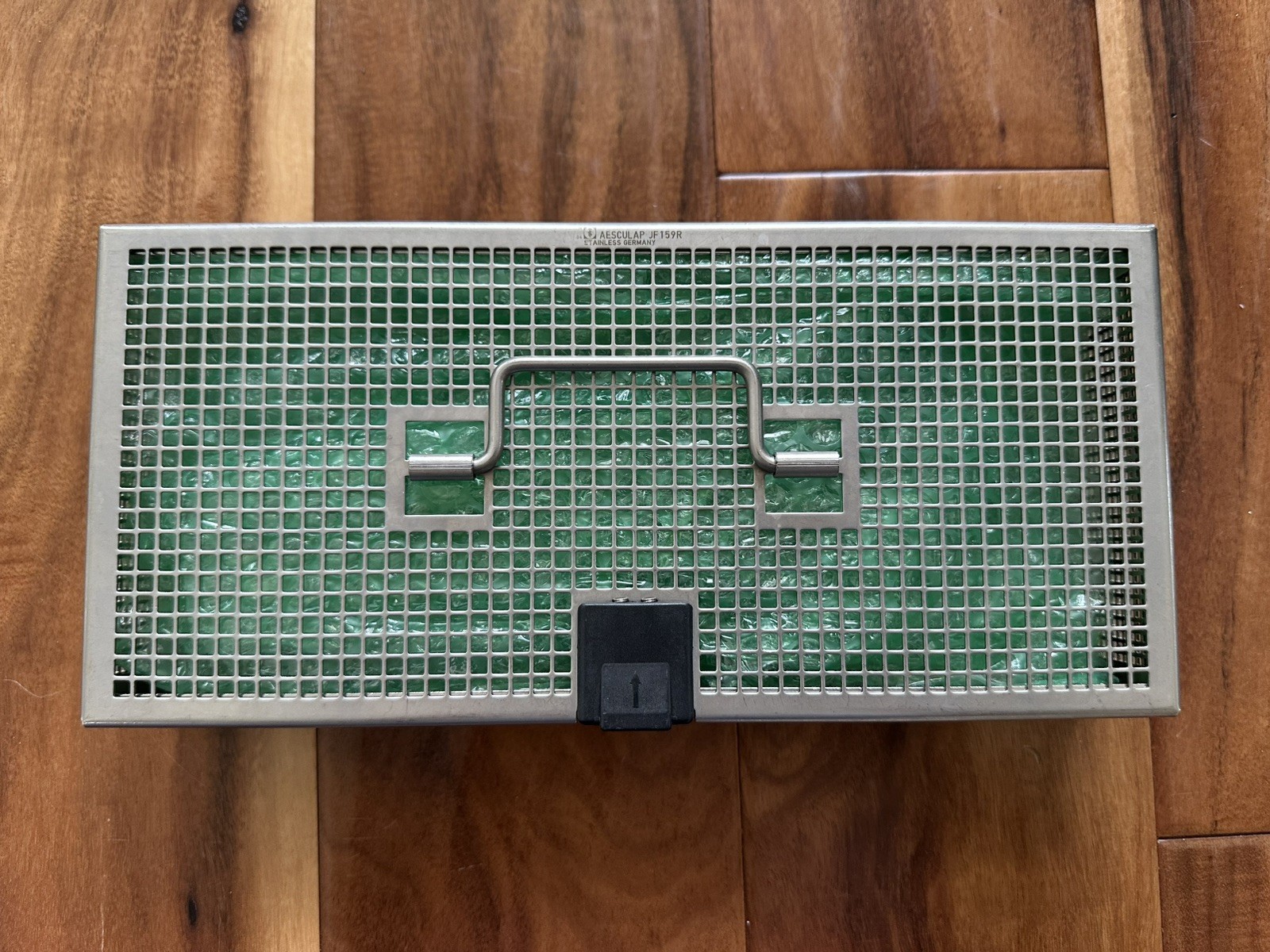 Aesculap Wire Instruments Set in AESCULAP JF159R ster. case