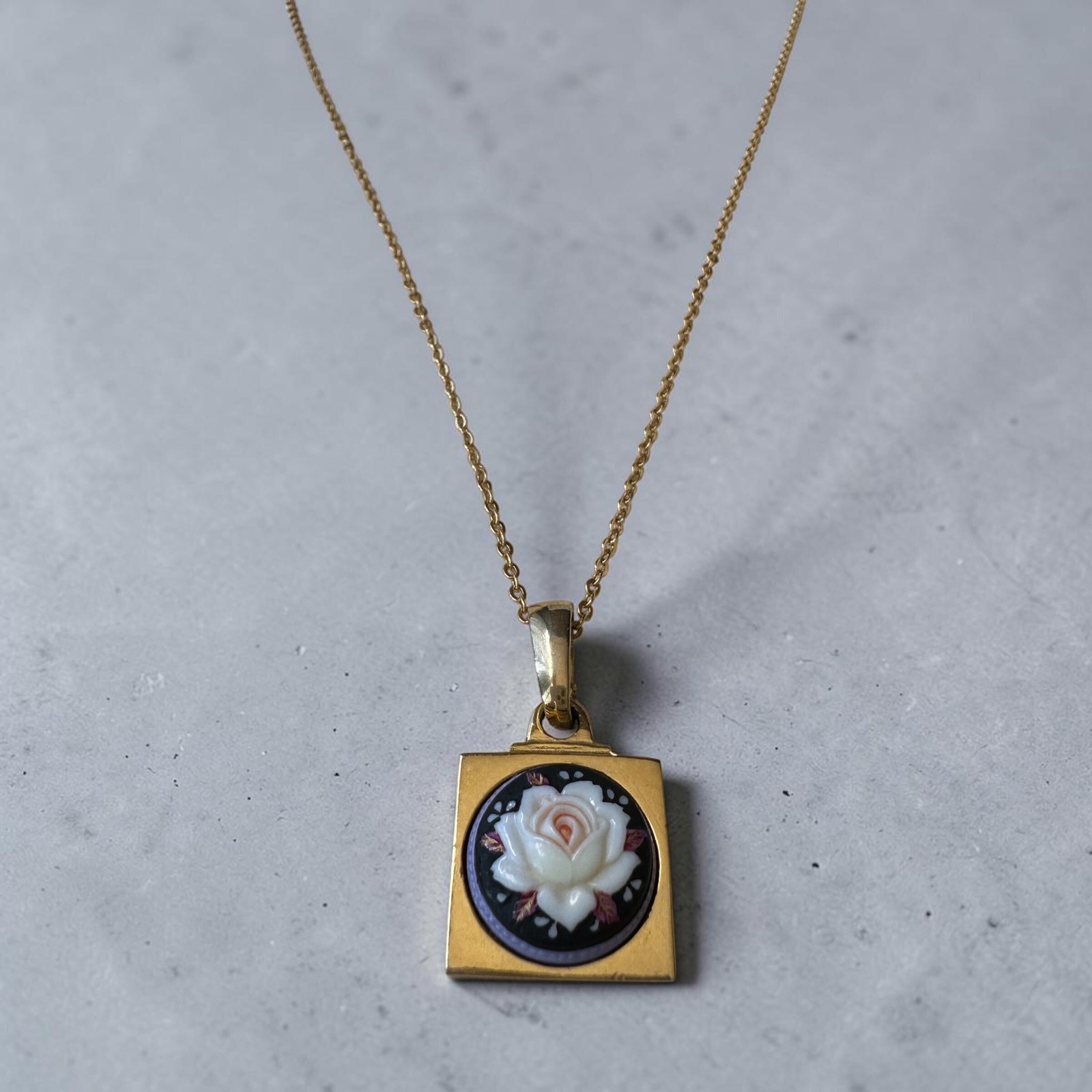 Rare Vintage Toshikane Arita Porcelain Rose Pendant Necklace