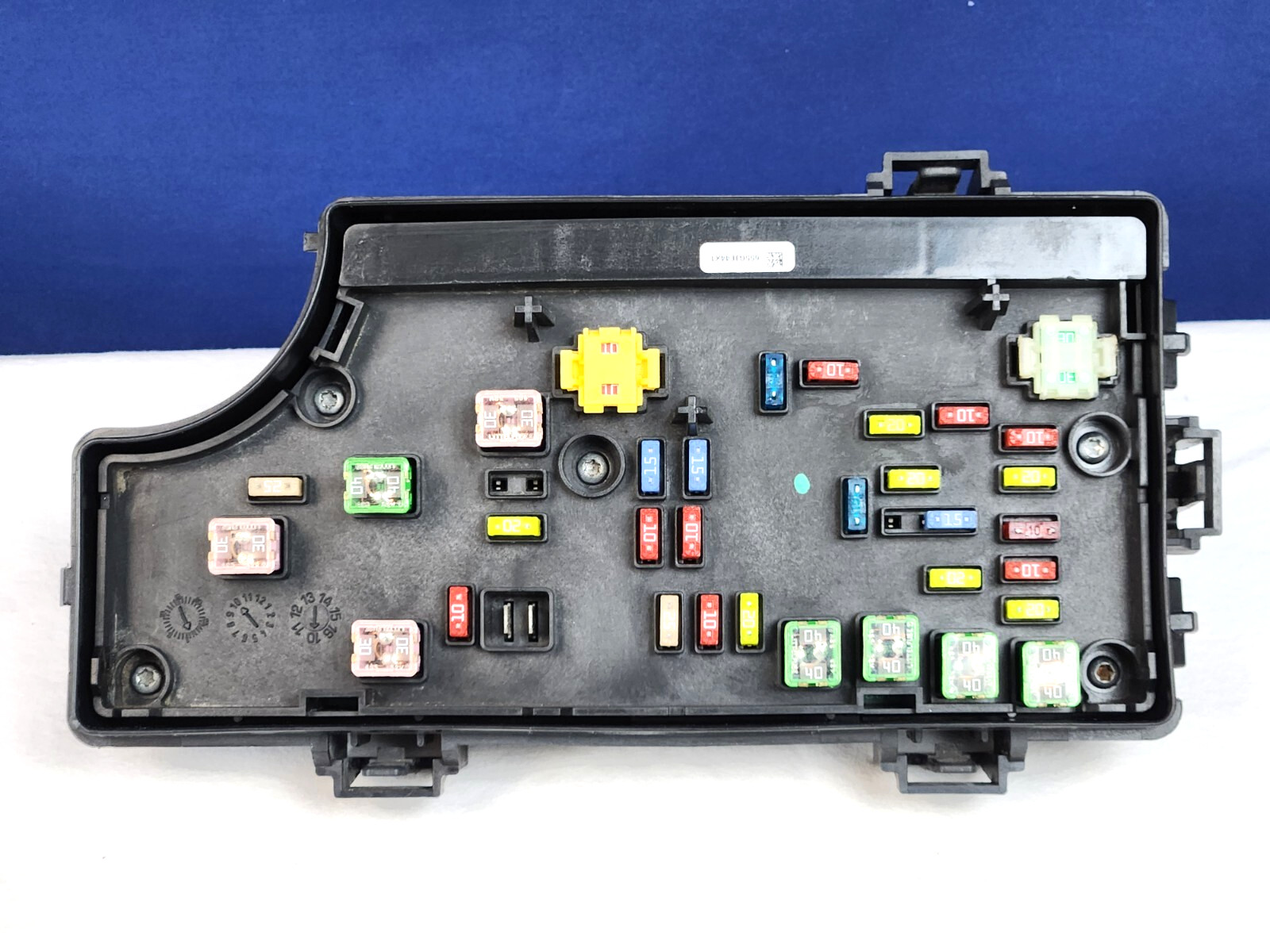 2011 – 2014 Chrysler 200  Dodge Avenger  TIPM Fuse Relay Box 04692346