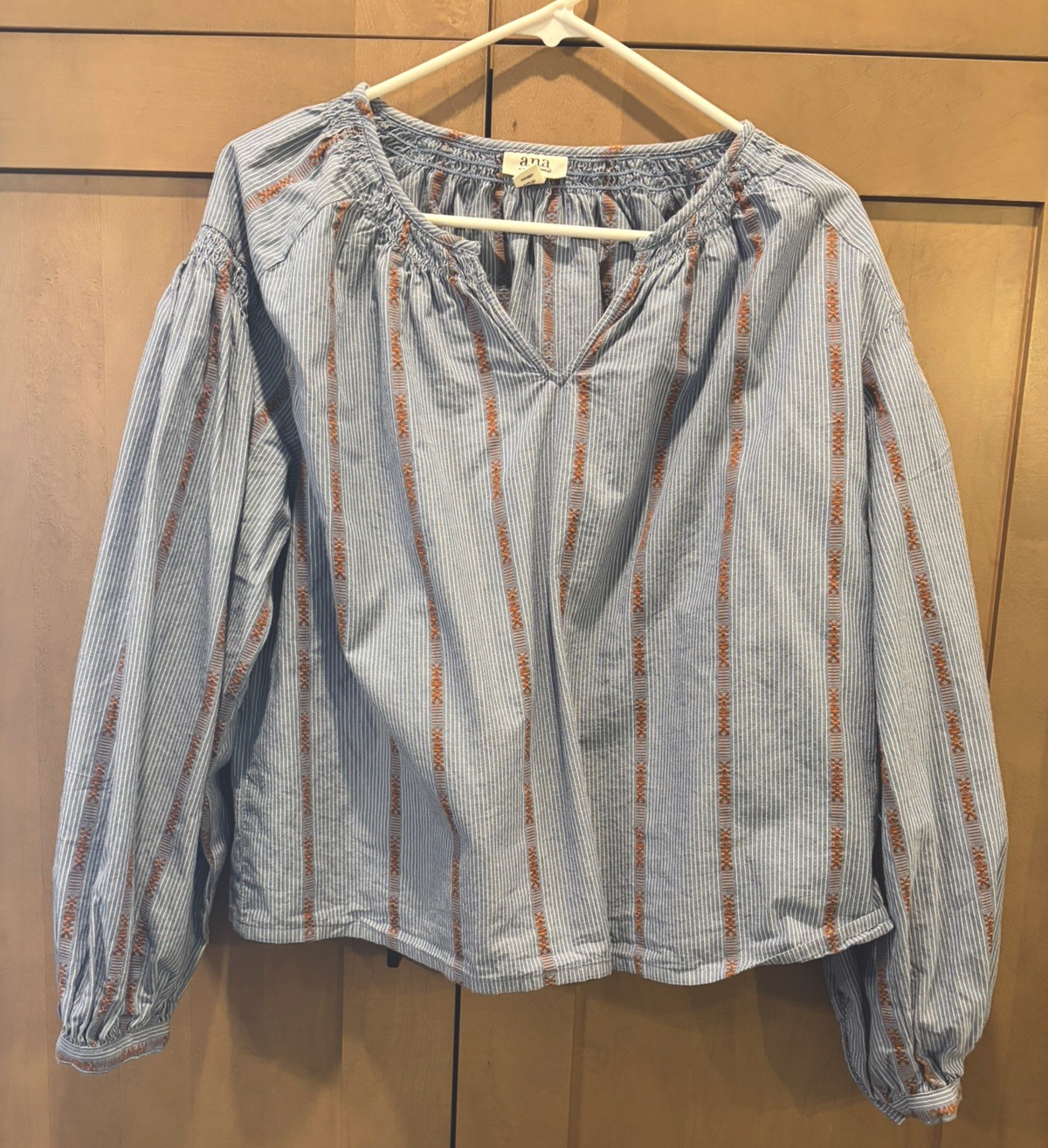 A.n.a A New Approach Shirt Women\'s Size M Blue Balloon Long Sleeve rust accent