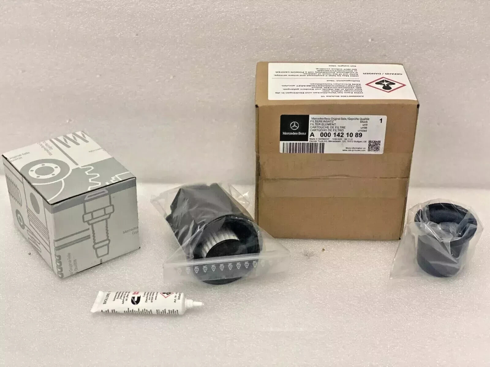 Freightliner Cascadia DD15 DD13 DEF Filter GENUINE A0001421089/ A0004700892