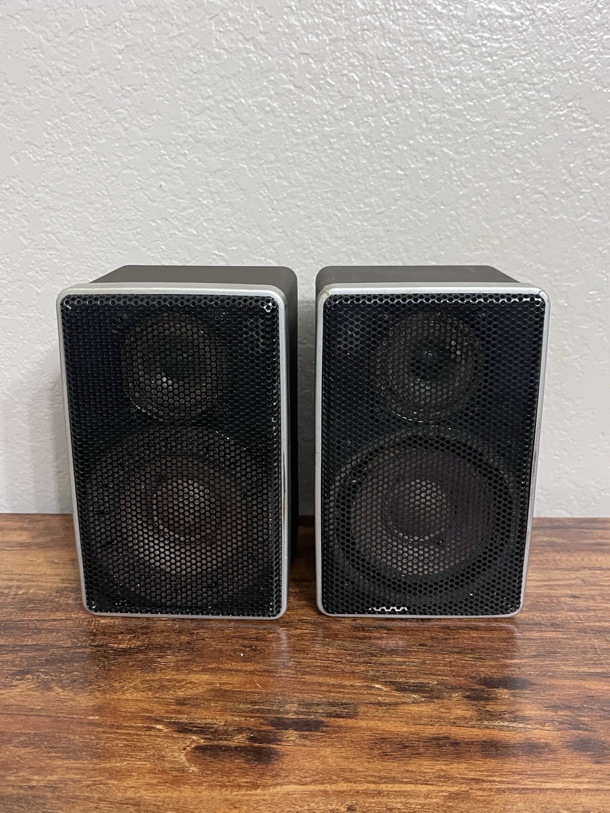 Vintage Visonik W. Germany David 302 Bookshelf Speakers Needs New (refoaming).