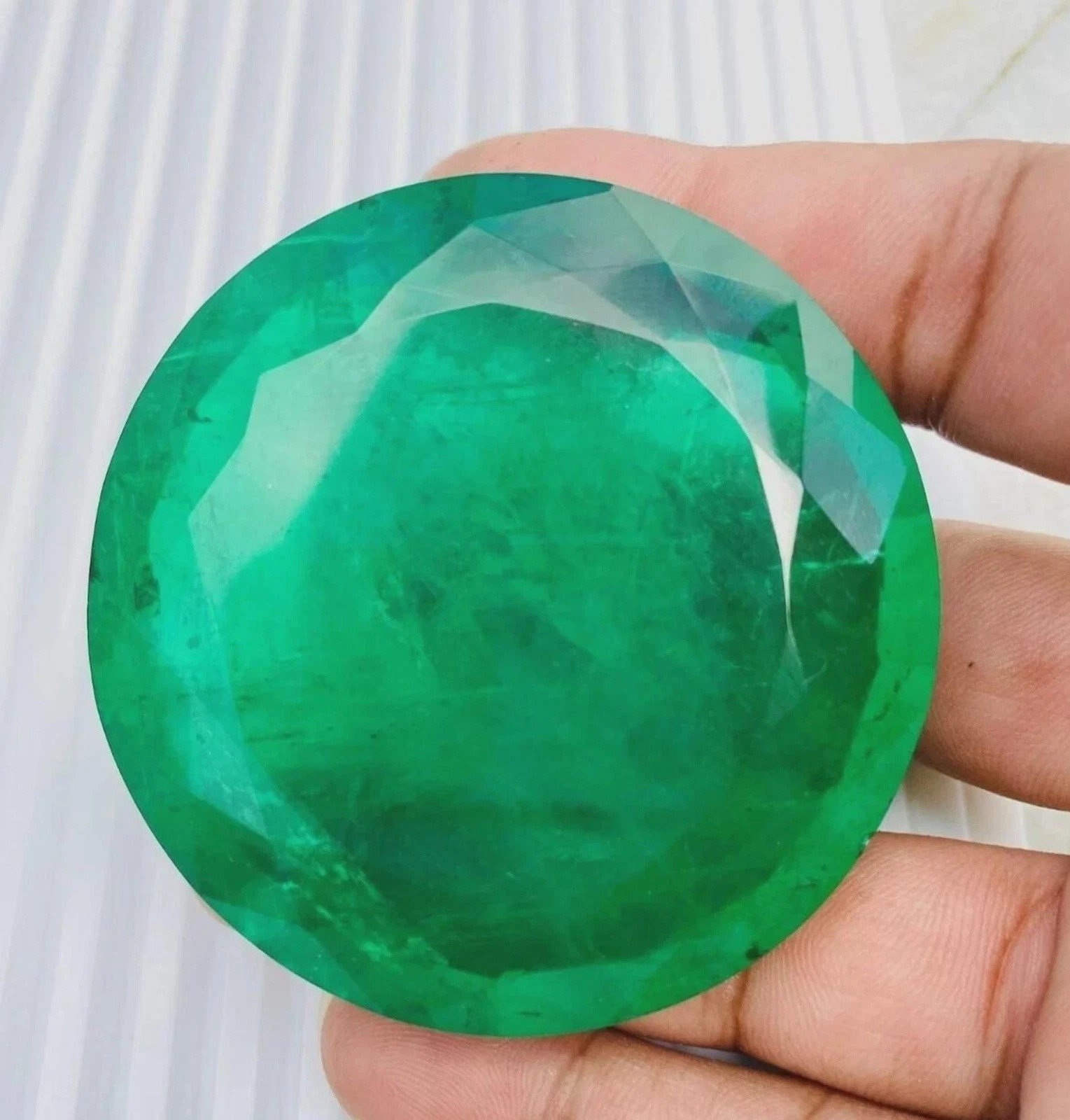 Natural 100 Ct Colombian Green AA+ Emerald Round Cut Loose Certified Gemstone