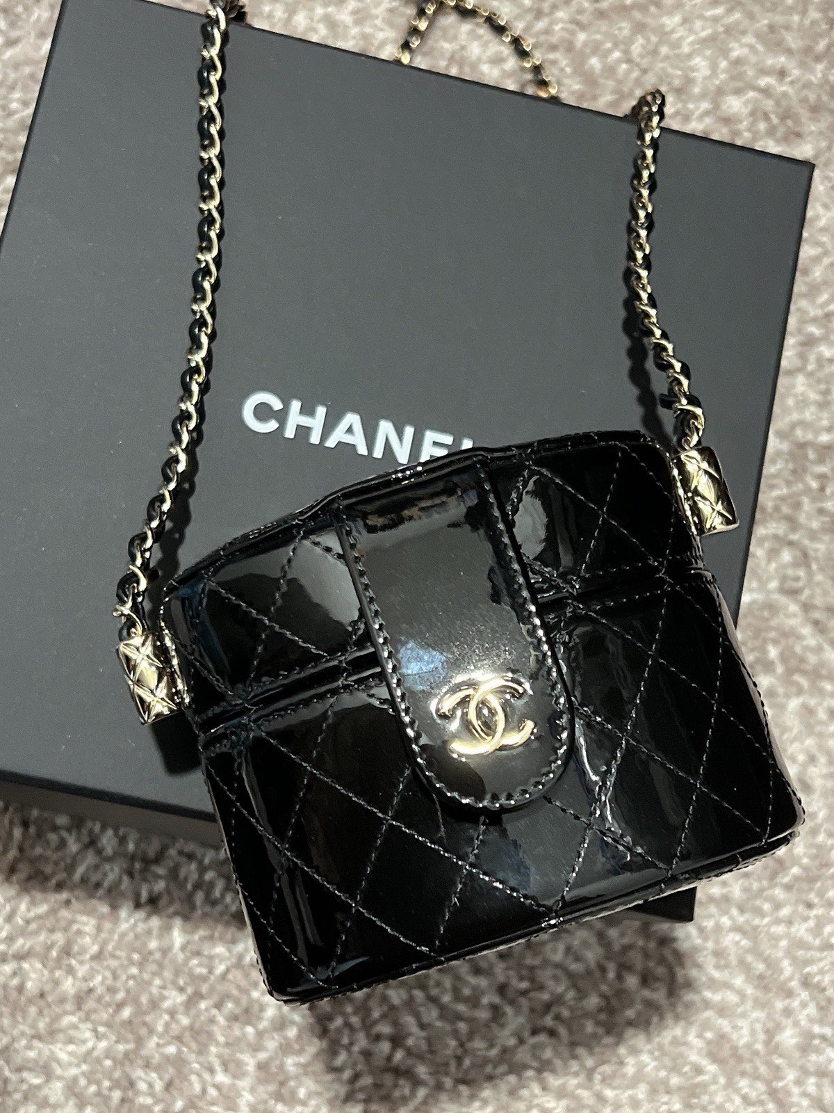 Chanel Mini Vanity Box Clutch With Chain Handbag Chanel Mini Vanity Box Clutch With Chain Handbag