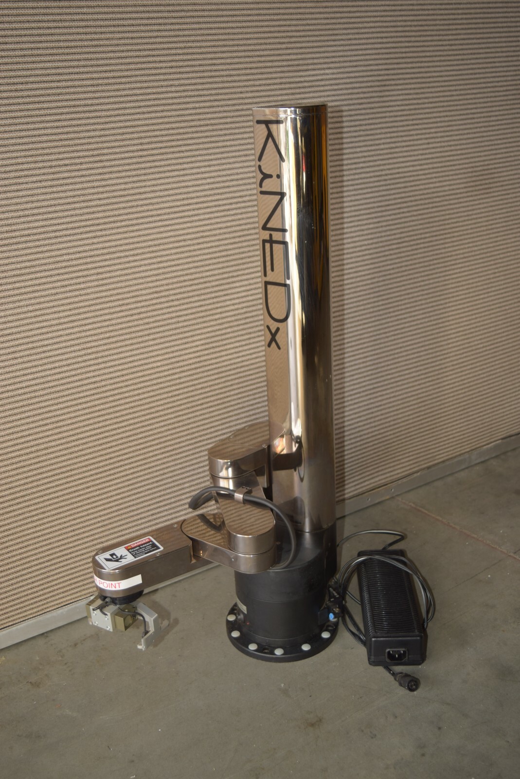 PEAK ROBOTIC KiNEDx Robot KX-____ with DESTACO RPL3M Grippers. w/ power Supply