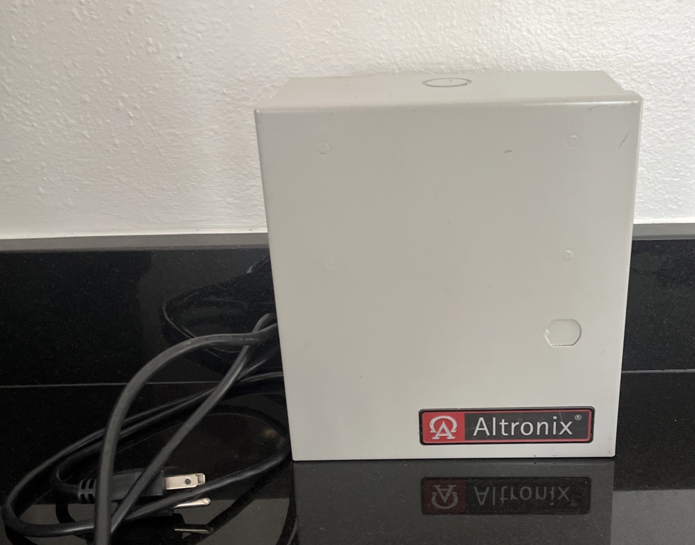 ALTRONIX ALTV244UL-CCTV Camera &  Accessory Power Supply 3-Wire Grounded Line