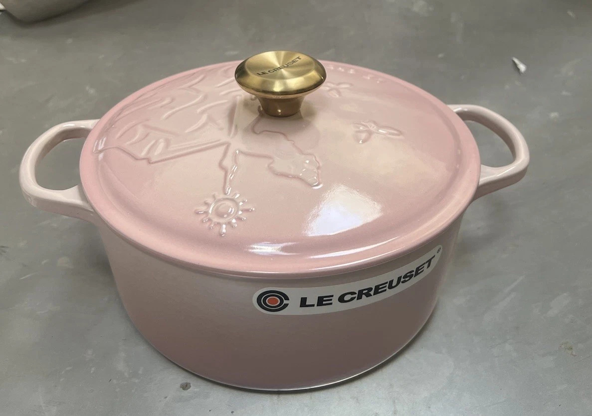 Rare Le Creuset Wicked Glinda Shell Pink Round 4.5 qt Dutch Oven Limited Edition