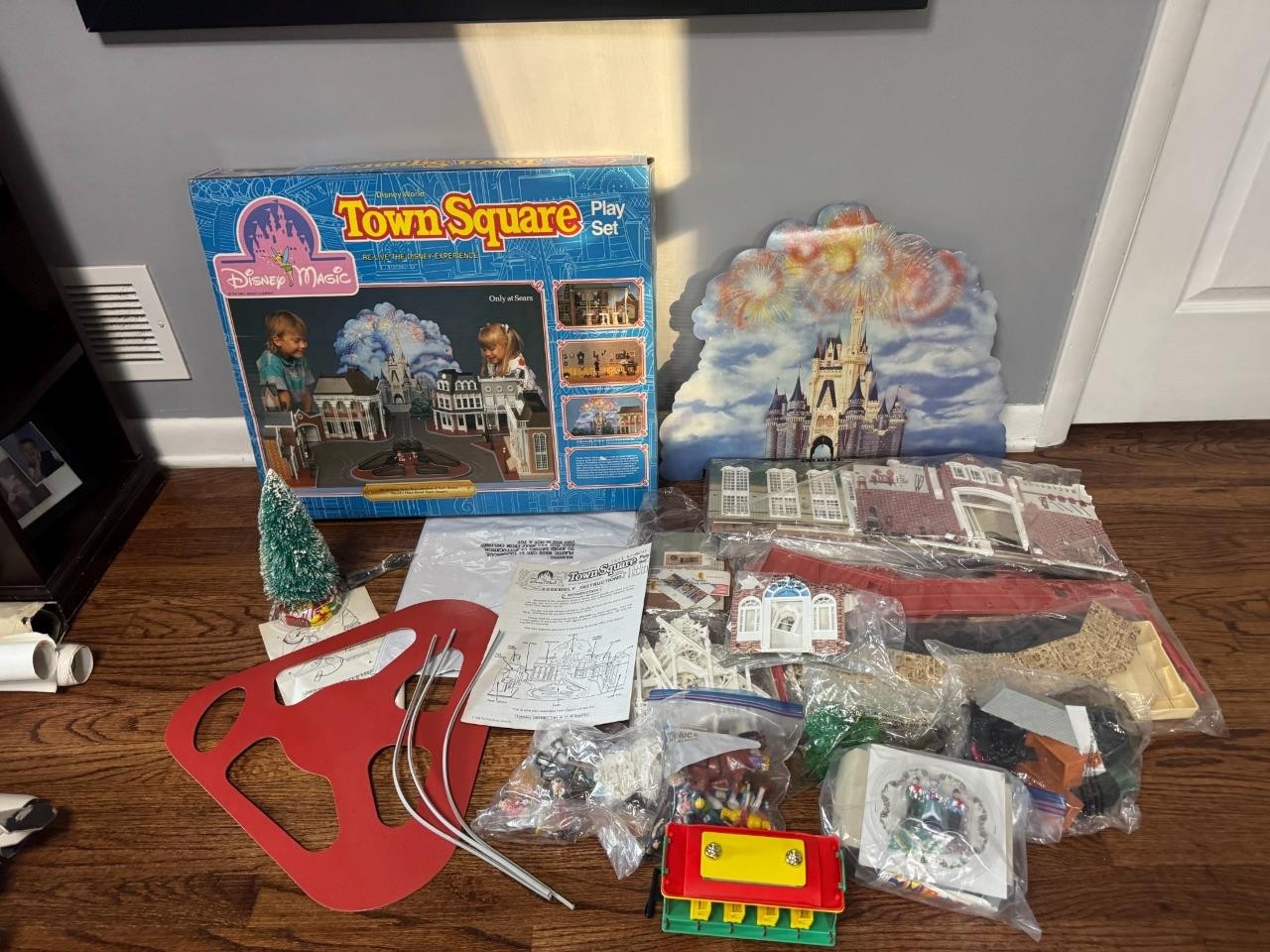 Vintage 1988 Disney World Theme Park Disney Magic TOWN SQUARE PLAY SET