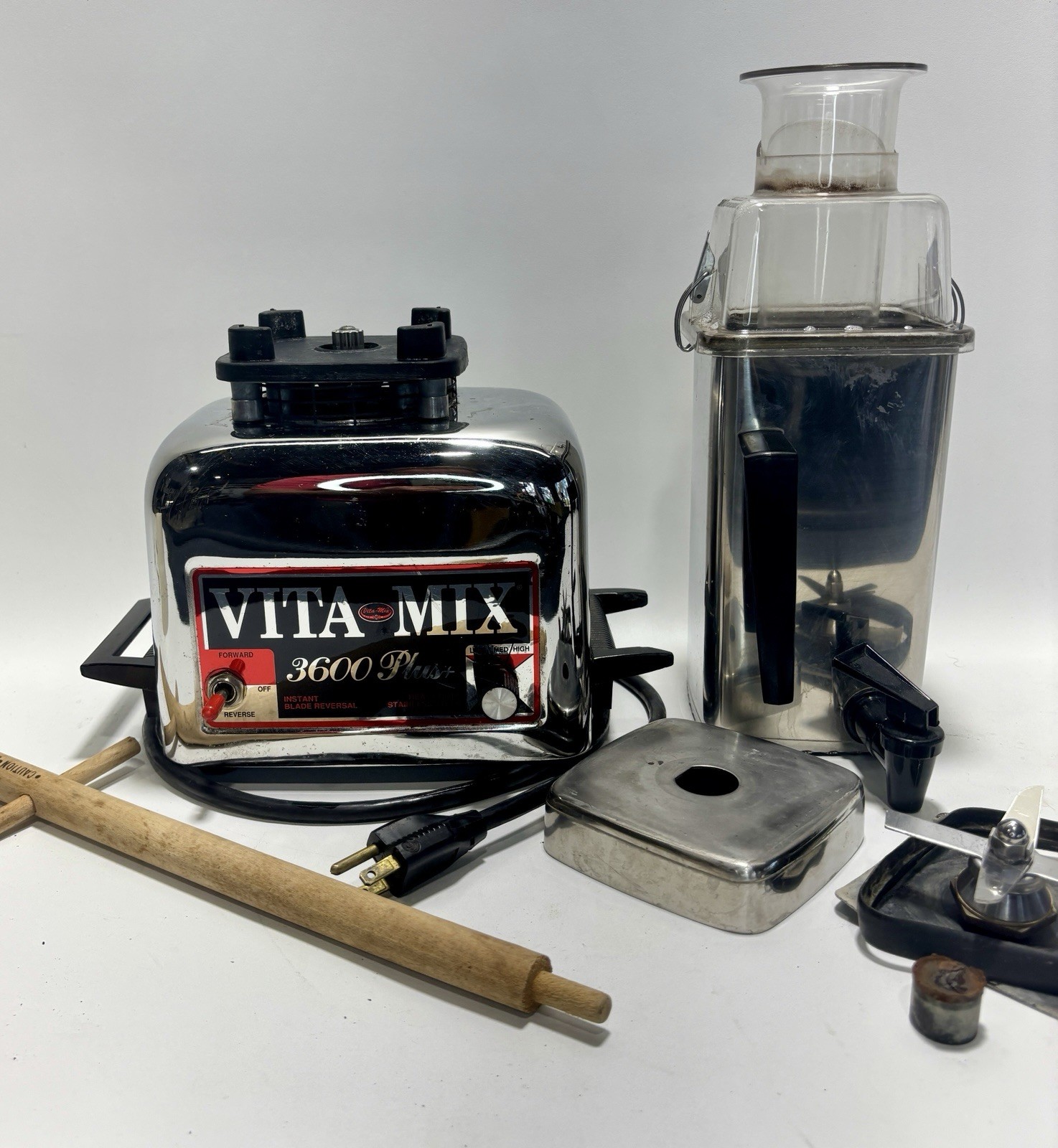 Vintage Vita-Mix 3600 Plus Blender 479043C Stainless Container Works Needs Blade Vintage Vita-Mix 3600 Plus Blender 479043C Stainless Container Works Needs Blade