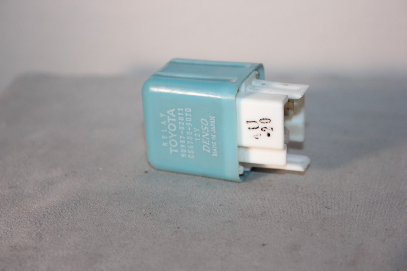 OEM Toyota Avalon Sienna Lexus IS300 90987-02011 defogger relay Denso OEM Toyota Avalon Sienna Lexus IS300 90987-02011 defogger relay Denso