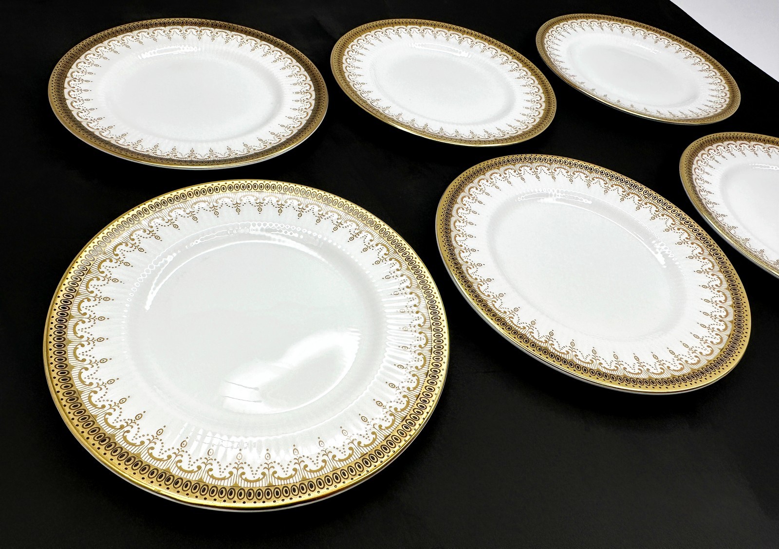 Paragon Athena Bone China Bread Butter Plate Set of 6 Royal Doulton Gilt 6.25