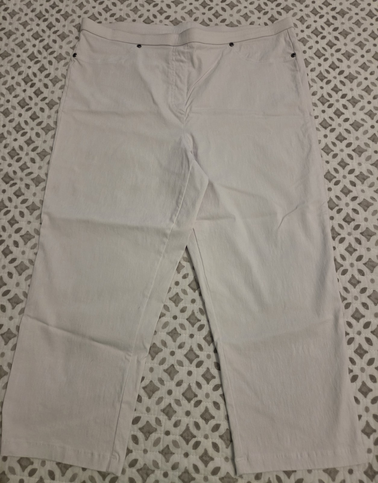Basic Editions VINTAGE RETIRED NWOT  Cropped Capris Size XL White
