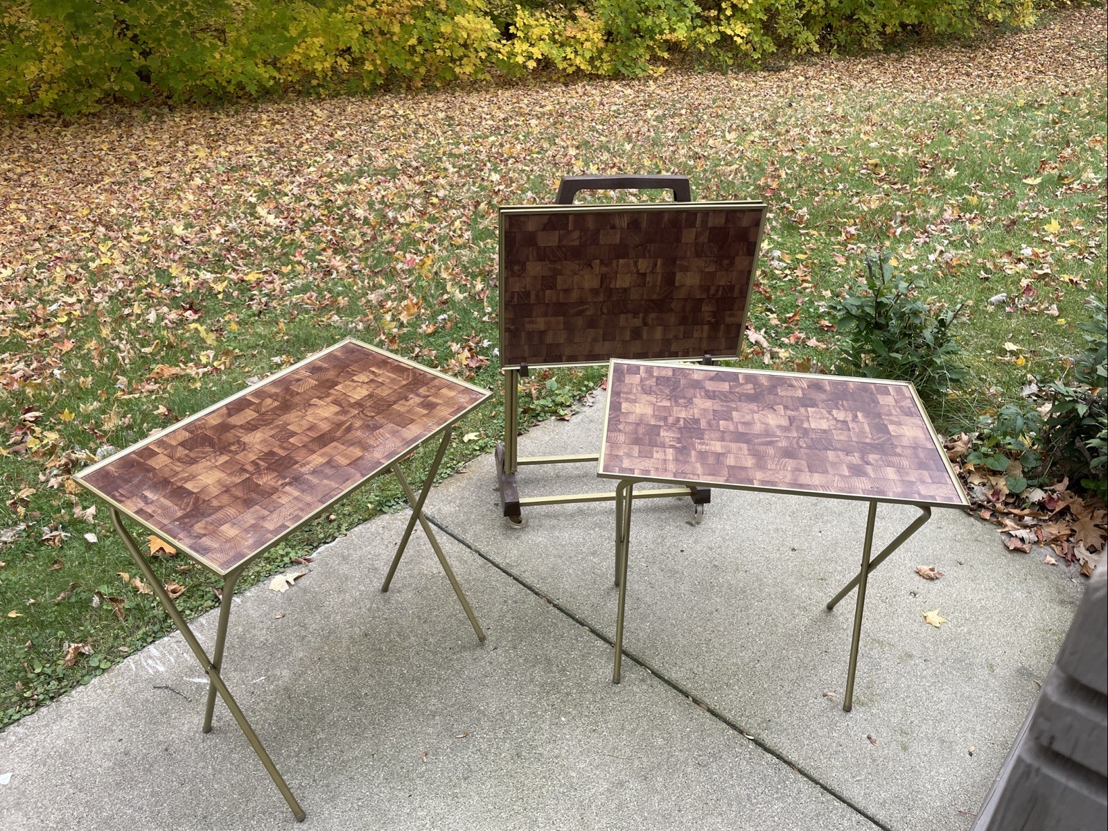 **Vintage MCM 4  Faux Wood Parquet Metal TV TRAY TABLES & ROLLING STAND
