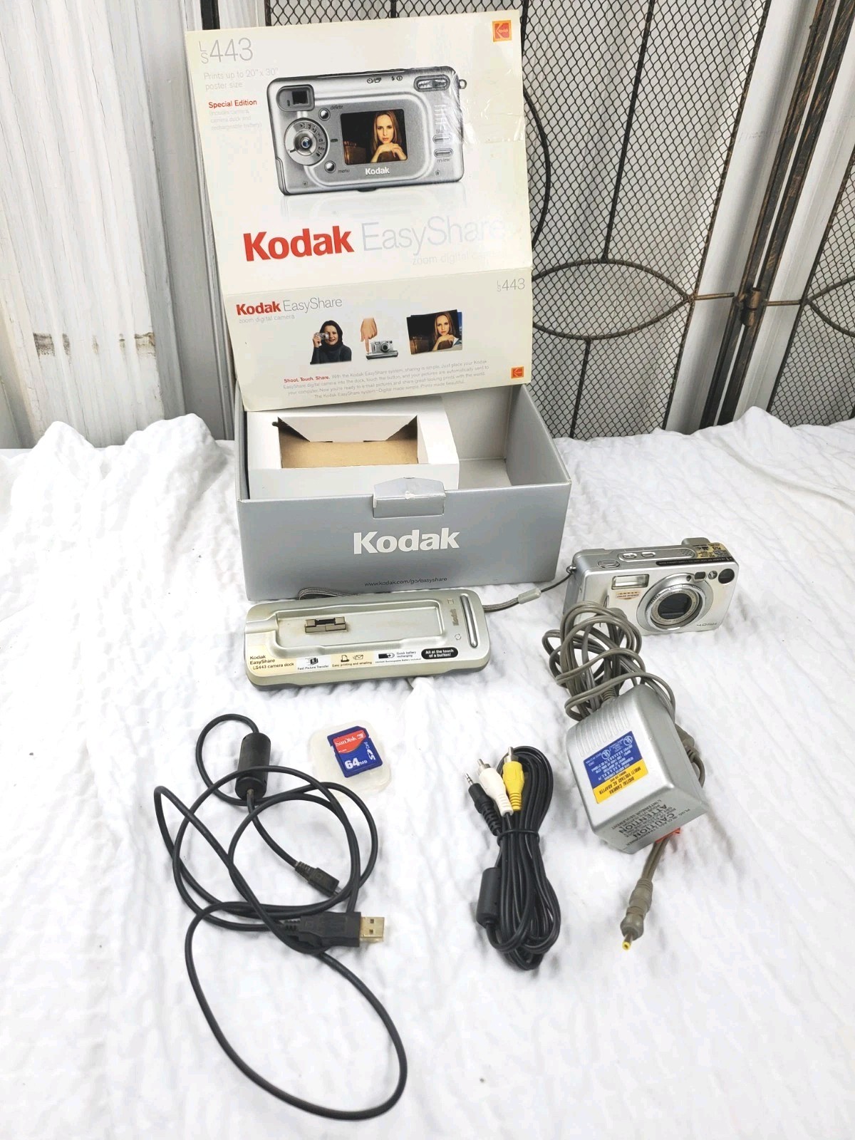 Kodak EasyShare LS443 Y2K Vintage Digicam Boxed Kit 