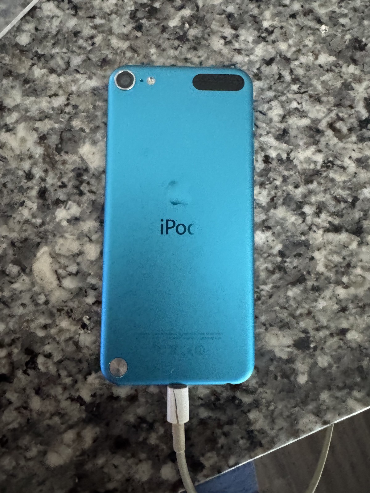 Excellent 9/10 👍  Apple iPod Touch 5th Gen 32GB A1421 BLUE