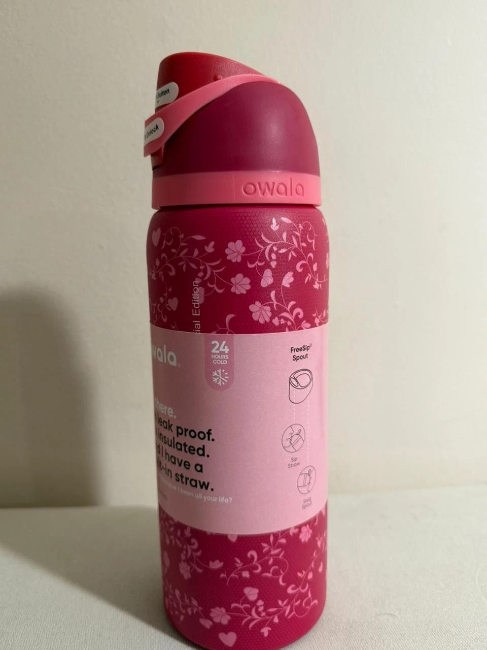 32OZ Owala FreeSip Water Bottle Love Letter Special Edition PINK - 2025 NEW 32OZ Owala FreeSip Water Bottle Love Letter Special Edition PINK - 2025 NEW