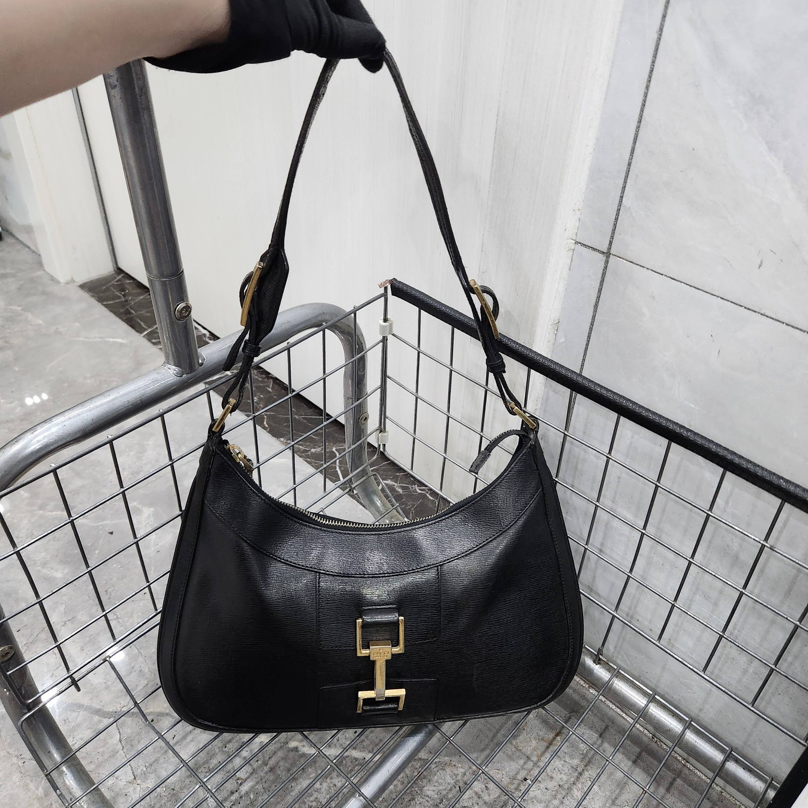 Gucci Jackie Medium Black Leather Gold HW Shoulder Bag Preowned Authentic