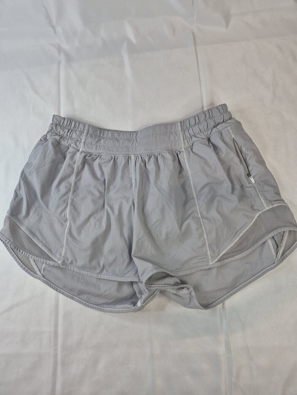 Lululemon Women\'s Speed Up Running Shorts Light Gray Size 6 Lined Zip Pocket Lululemon Women\'s Speed Up Running Shorts Light Gray Size 6 Lined Zip Pocket