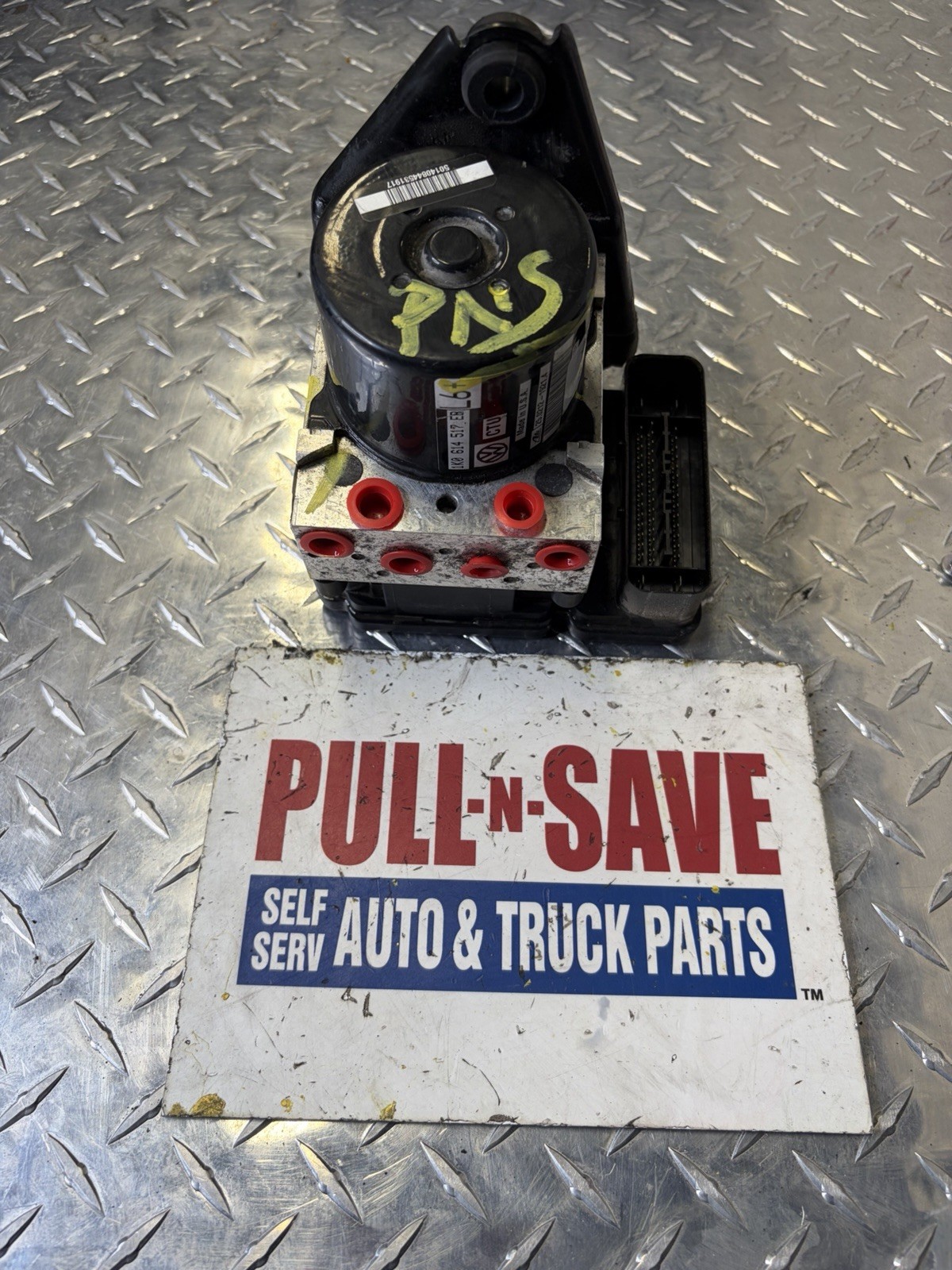 2012 - 2014 VOLKSWAGEN JETTA ABS PUMP MODULE BRAKE CONTROLLER 1K0 614 517 EB 2012 - 2014 VOLKSWAGEN JETTA ABS PUMP MODULE BRAKE CONTROLLER 1K0 614 517 EB