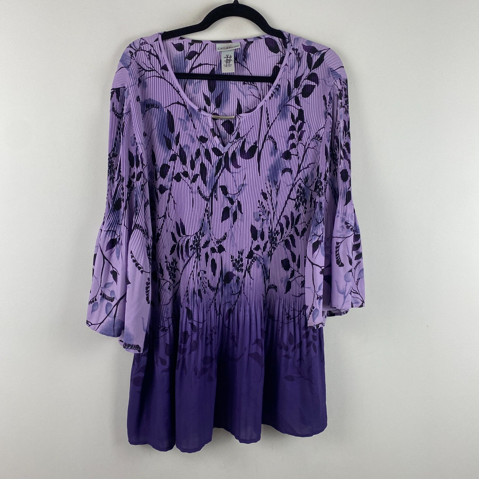 Catherines Pleated 3/4 Bell Sleeve Tunic Size 2X Purple Floral Keyhole