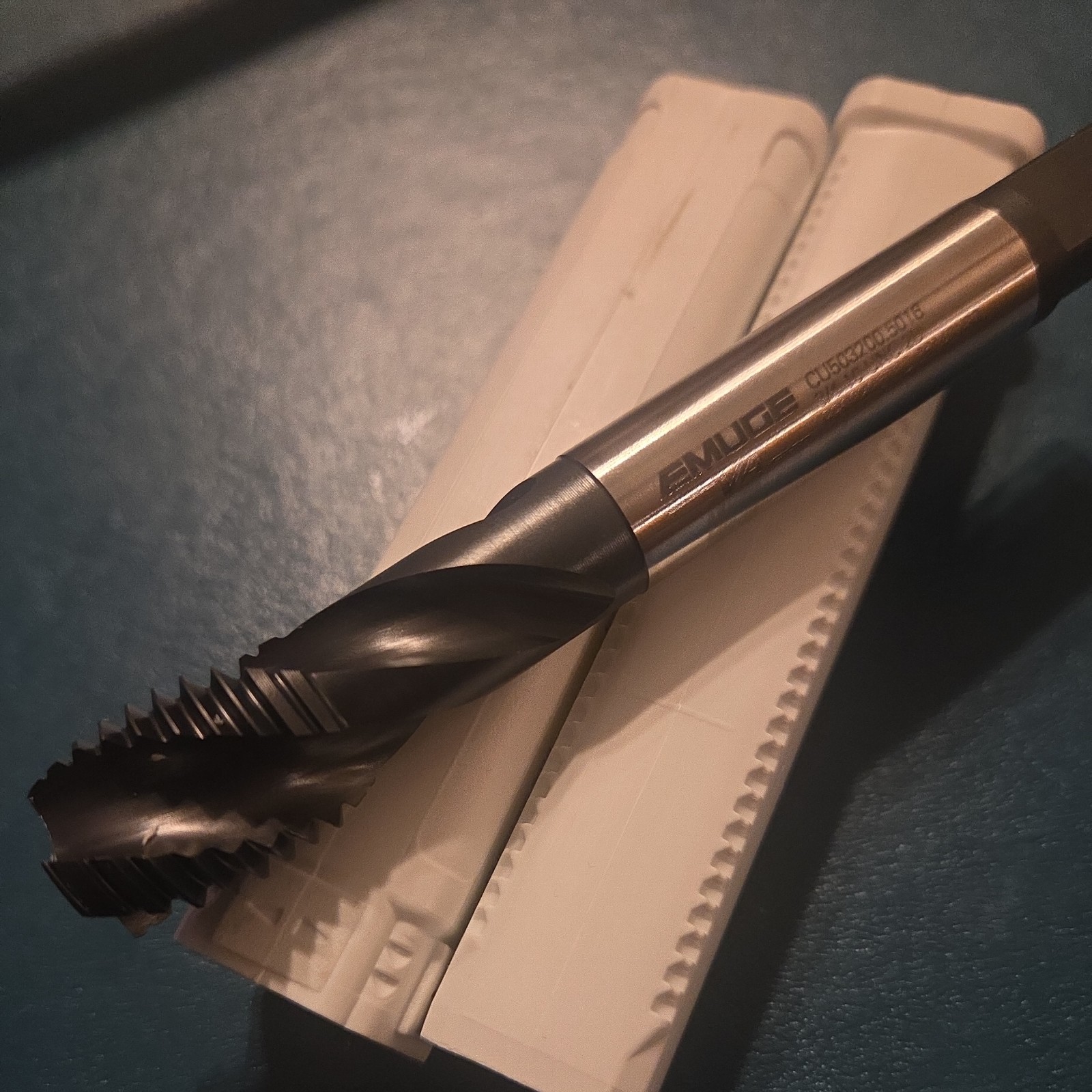 Emuge 3/4-10 UNC-2B Spiral Flute CU503200.5016 Enorm2-VA-NE2 Bottoming