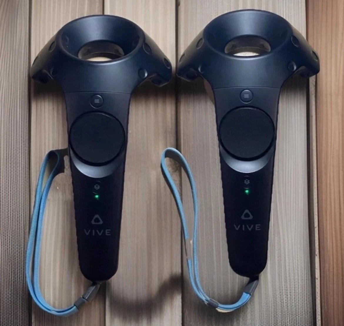 HTC Vive 2PR7100 Virtual Reality VR Wand Controllers Pair (Black) 1.0 HTC Vive 2PR7100 Virtual Reality VR Wand Controllers Pair (Black) 1.0