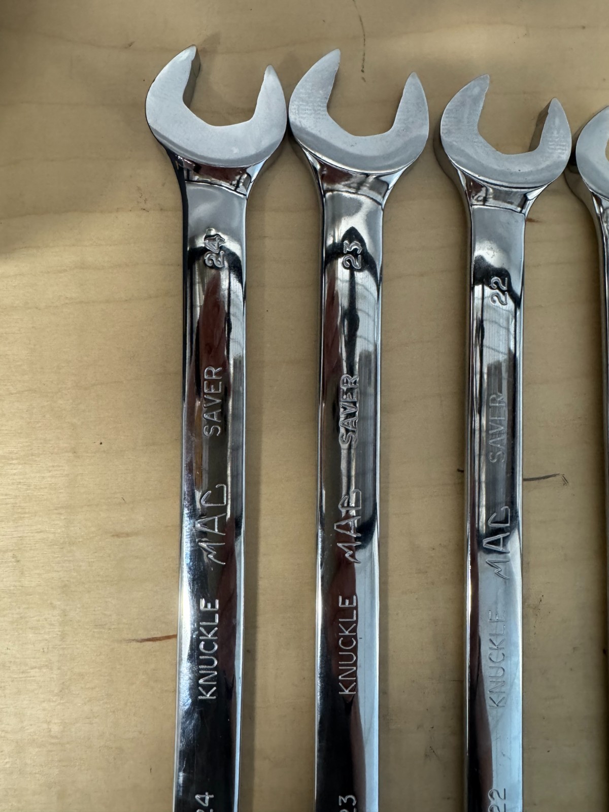 Mac Tools 19pc Metric 6-24mm 12-Point Combination Wrench Knuckle Saver Mac Tools 19pc Metric 6-24mm 12-Point Combination Wrench Knuckle Saver