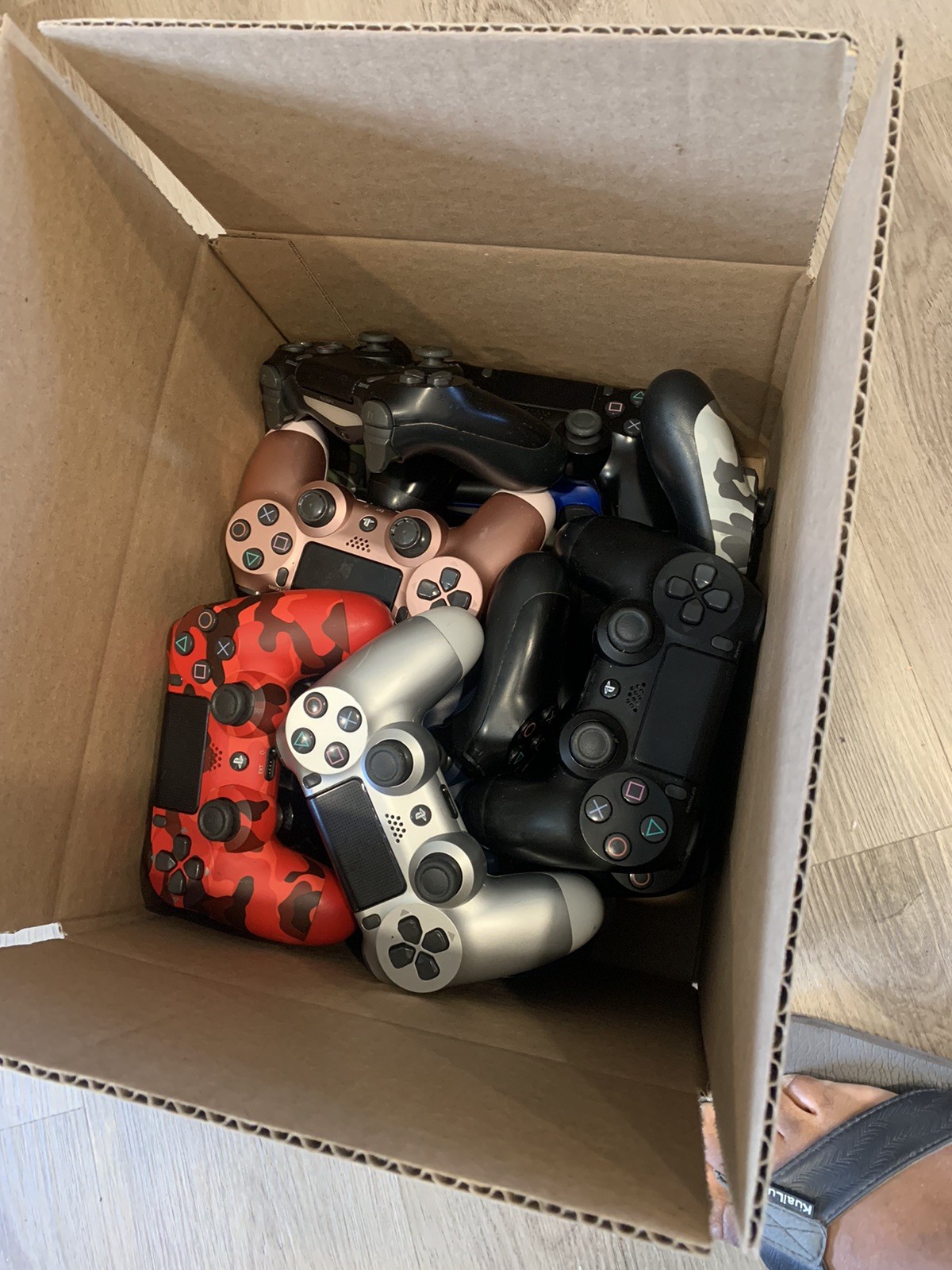 Lot of 20 Playstation 4 Dualshock 4 Wireless Controllers For Parts or Repair