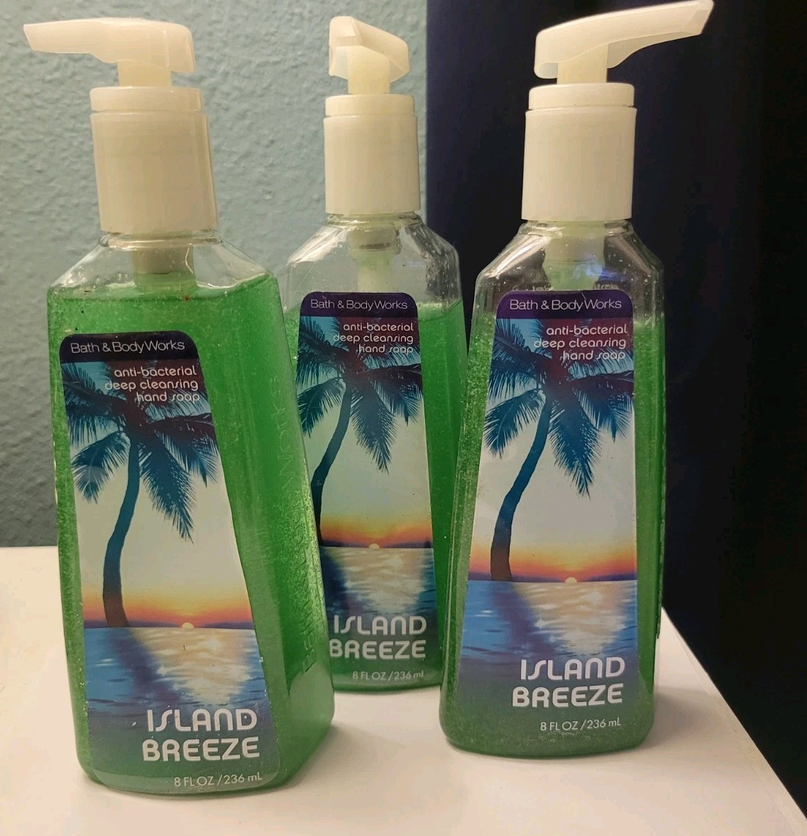 Y2k Bath & Body Works Island Breeze Antibacterial Hand Soap Summer Lot 3 RETIRED Y2k Bath & Body Works Island Breeze Antibacterial Hand Soap Summer Lot 3 RETIRED