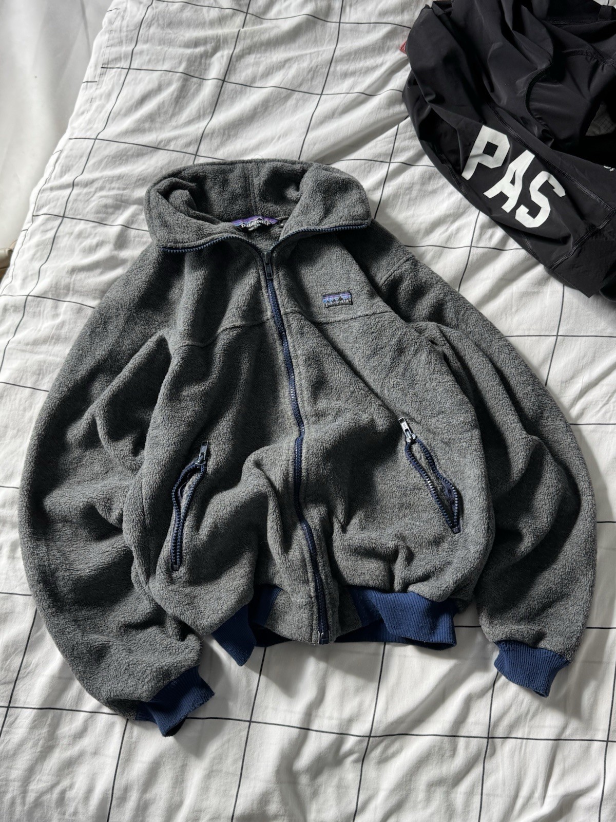 Vintage 80s Patagonia Grey Pile Fleece Zip Up Jacket USA Made Men’s S-M size