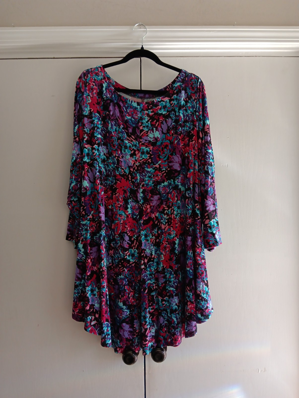 Roaman\'s 2X Black Wildflowers Boatneck Swing Ultra Drape Tunic Top Pullover