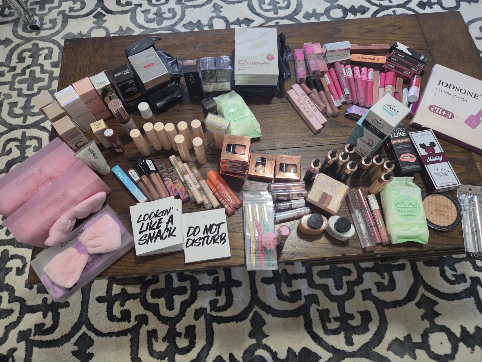 Huge MAKEUP LOT  100+