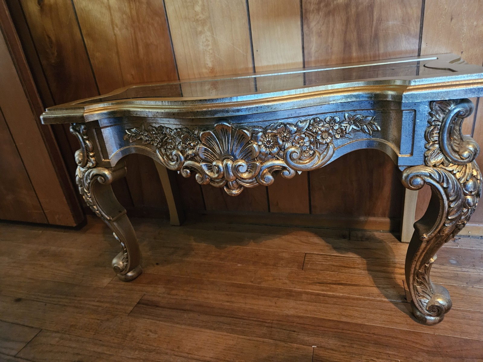 Vintage Mid Century Hollywood Regency Gold Gilt Ornate Baroque Rococo Low Table Vintage Mid Century Hollywood Regency Gold Gilt Ornate Baroque Rococo Low Table