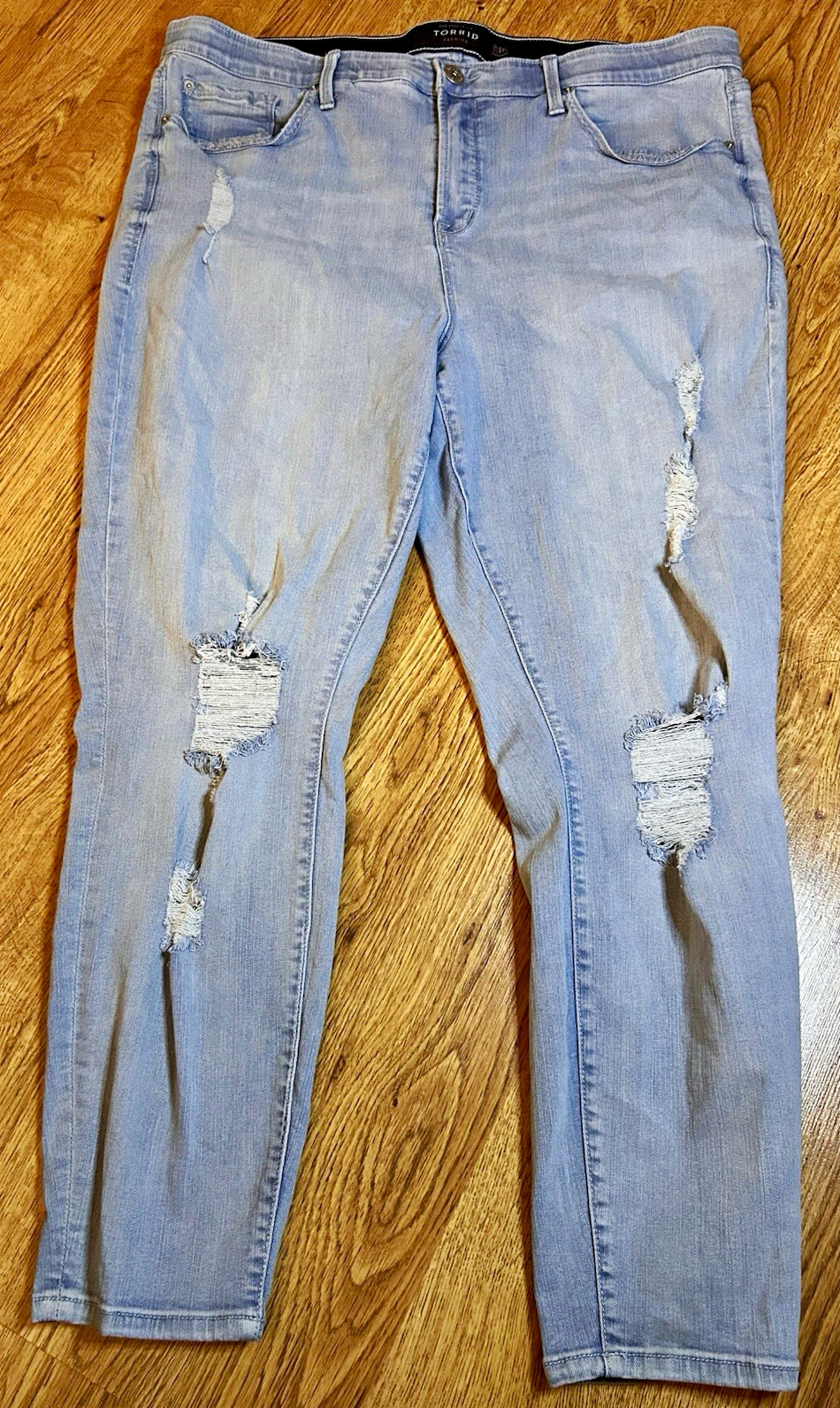 Torrid Women’s size 22R Skinny Jeans Light Wash High Rise Distressed stretch Torrid Women’s size 22R Skinny Jeans Light Wash High Rise Distressed stretch