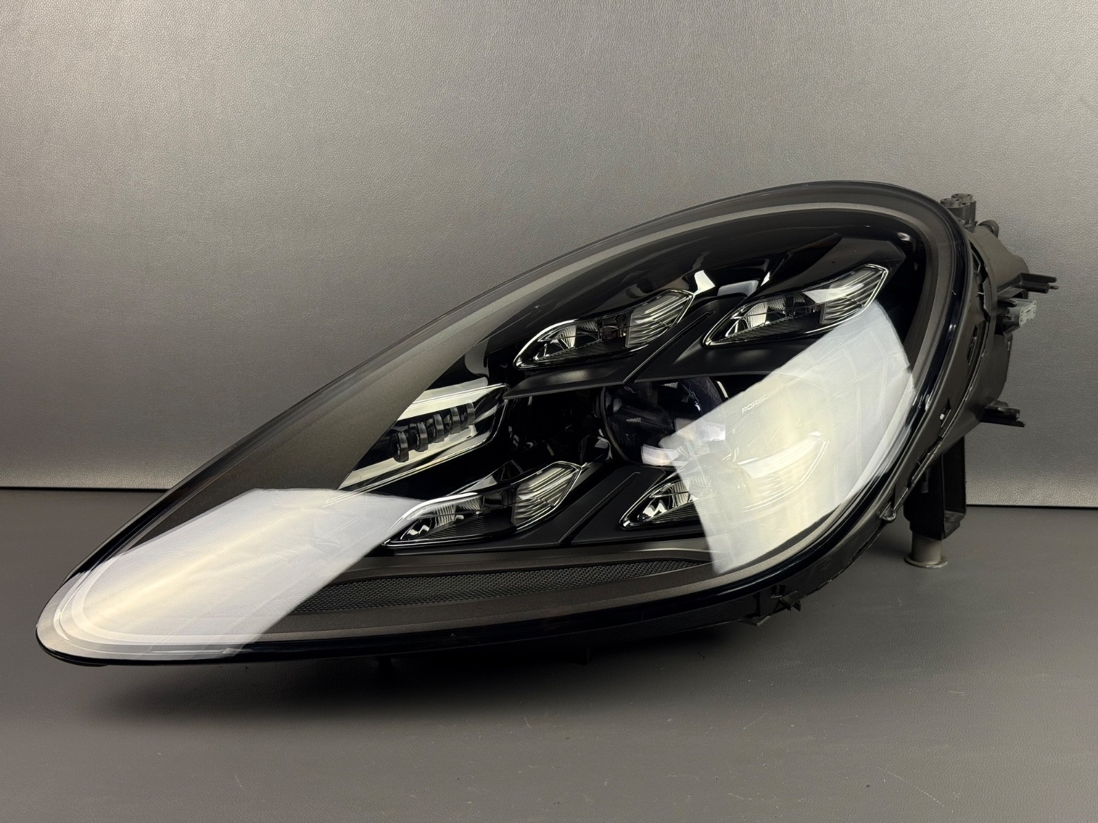MINT 2019-2023 PORSCHE CAYENNE GTS LEFT DRIVER MATRIX LED BLACK HEADLIGHT OEM