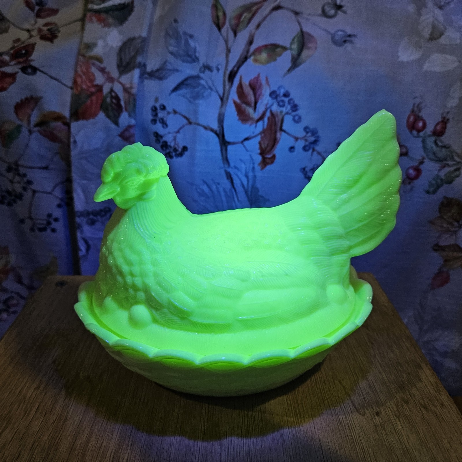 Custard glass hen on nest large - Uranium glass