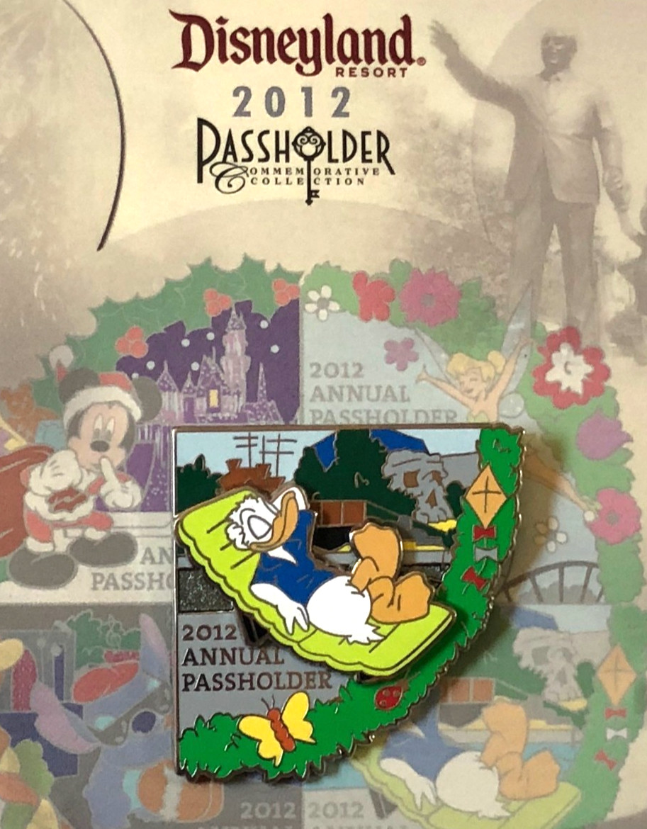 Disneyland Resort Annual Passholder Donald Duck 2012 Pin LE