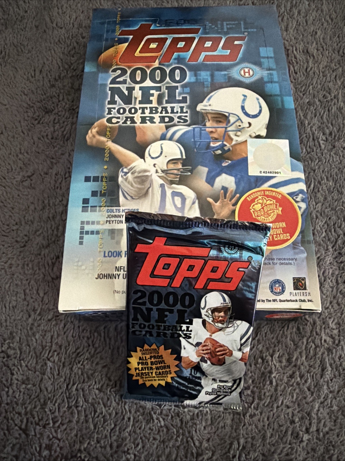 2000 Topps NFL Sealed 10 Card Hobby pack From Fresh Box 2000 Topps NFL Sealed 10 Card Hobby pack From Fresh Box