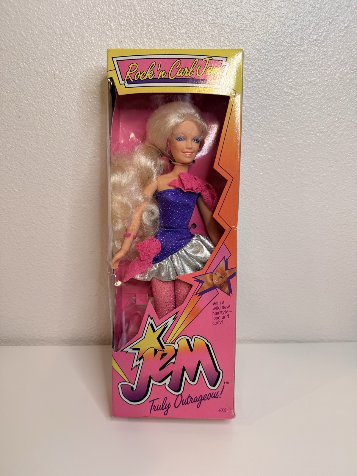 1986 Hasbro Jem Truly Outrageous doll - #4002 Rock n Curl With New Sealed 1986 Hasbro Jem Truly Outrageous doll - #4002 Rock n Curl With New Sealed