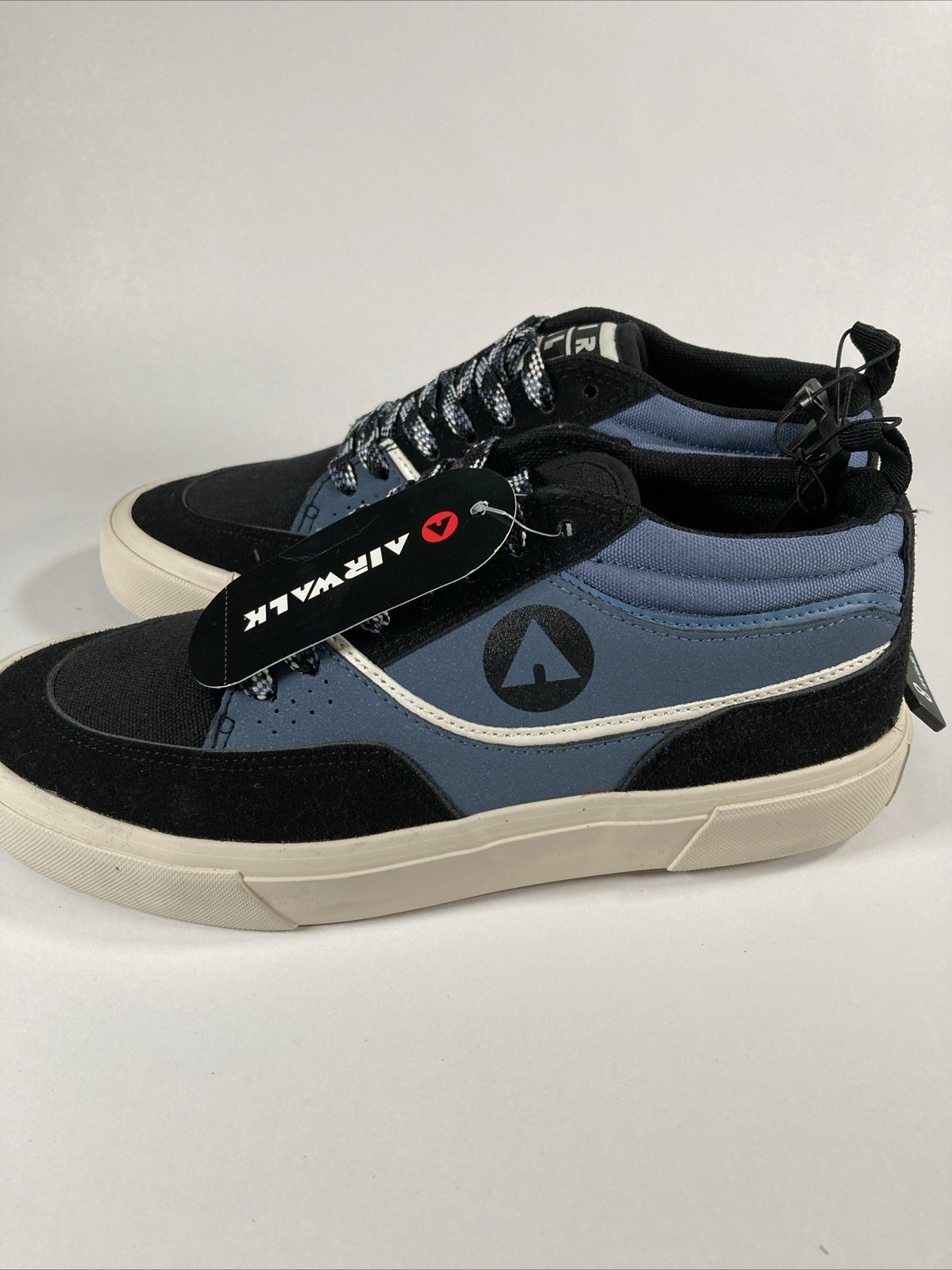 NEW Airwalk Men\'s Skate Shoes Freestyle Mid Top Skateboard Blue Black Sz 8 NEW Airwalk Men\'s Skate Shoes Freestyle Mid Top Skateboard Blue Black Sz 8
