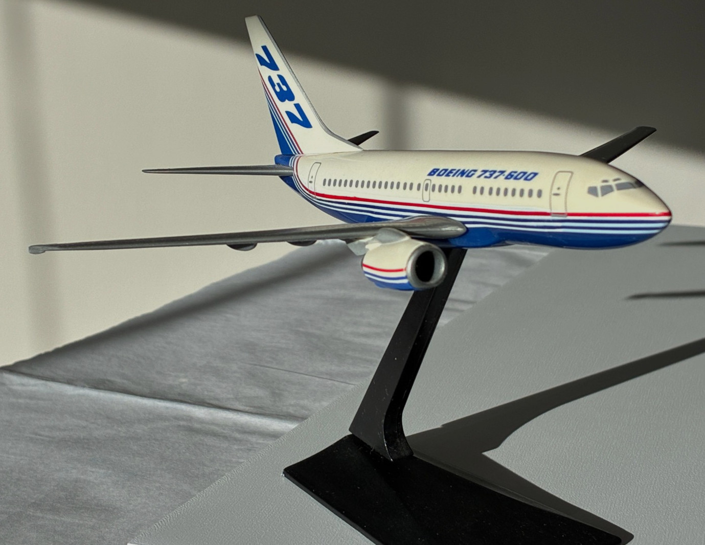 Flight Miniatures Boeing 737-600 1:200 Scale Model Airplane