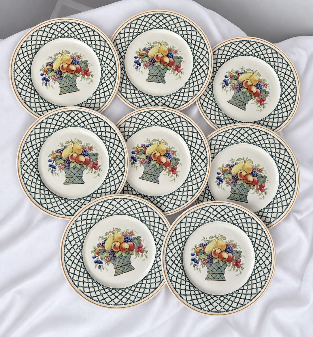 Villeroy & Boch Basket Plates Set of 8 – New – Made in Germany Vitro Porcelain Villeroy & Boch Basket Plates Set of 8 – New – Made in Germany Vitro Porcelain