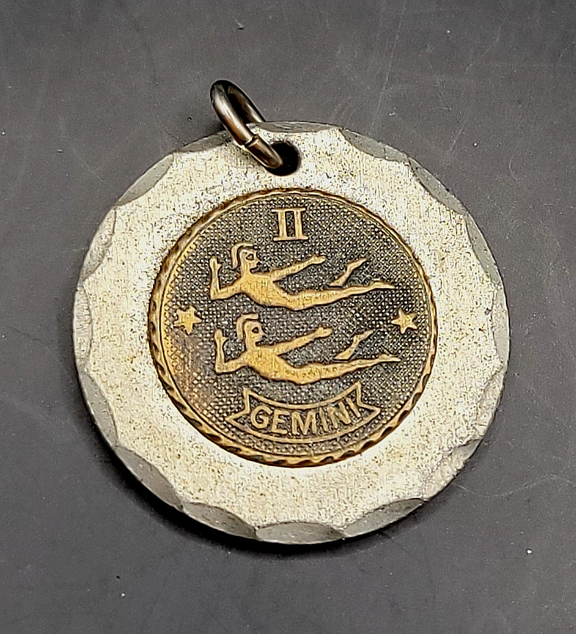 Vintage Gemini Charm Genuine Pewter: (In Fair Pre-Owned Condition). Vintage Gemini Charm Genuine Pewter: (In Fair Pre-Owned Condition).