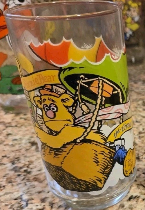 Vintage 1981 McDonalds The Great Muppet Caper 16 oz. Glass. Vintage 1981 McDonalds The Great Muppet Caper 16 oz. Glass.