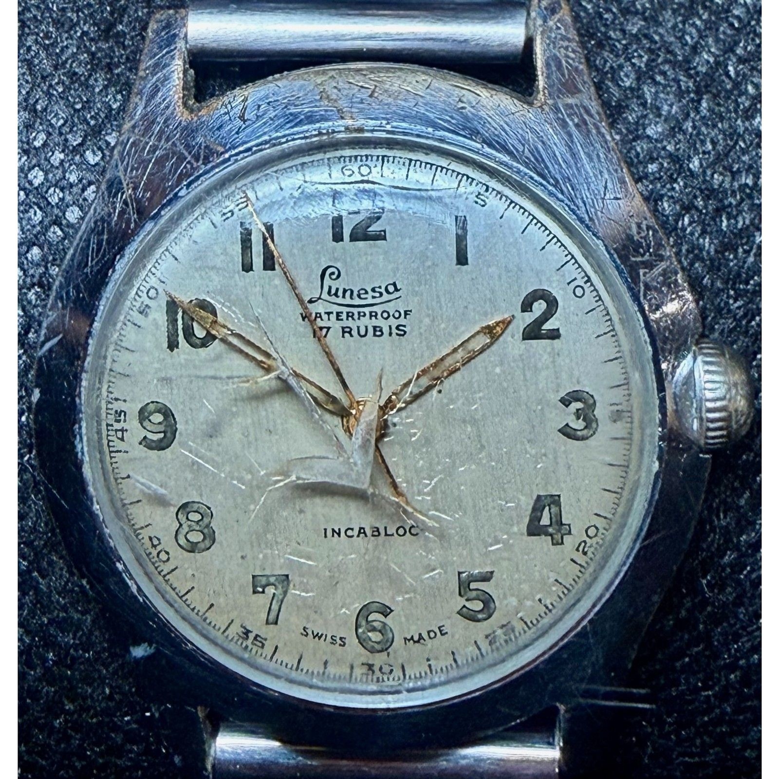 Vintage 1940s Lunesa Swiss Mechanical Watch