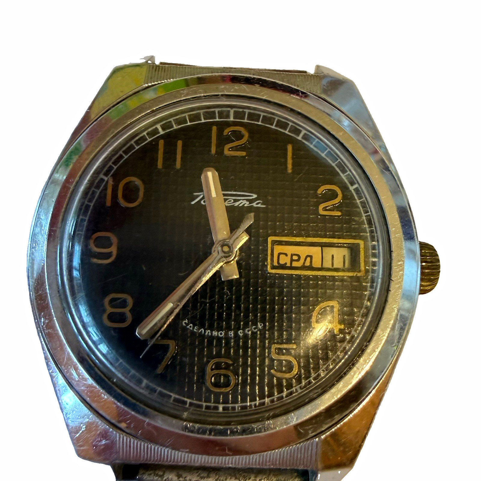 raketa vintage 1980s manual wind wristwatch day/date 19j black dial 36-39mm