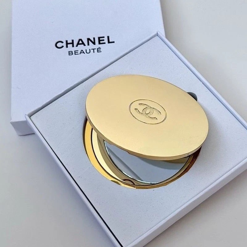 CHANEL Beaute Round Folding Travel Mirror VIP Gift 5.5” Authentic NEW CHANEL Beaute Round Folding Travel Mirror VIP Gift 5.5” Authentic NEW