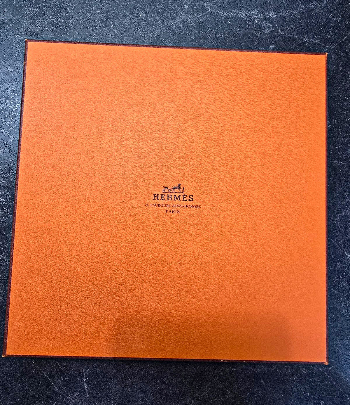 Authentic Vintage Hermès 90 Reprise Scarf Authentic Vintage Hermès 90 Reprise Scarf