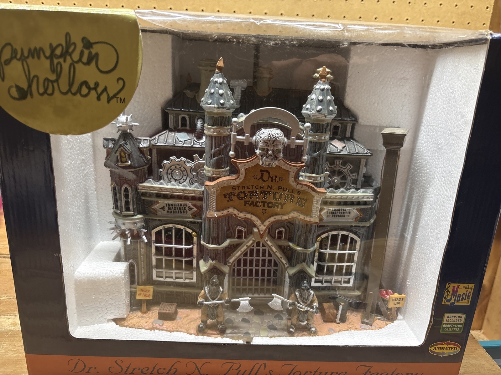 Dr Stretch N. Pull\'s Torture Factory 2004 Lemax Spooky Town Pumpkin Hollow 45001