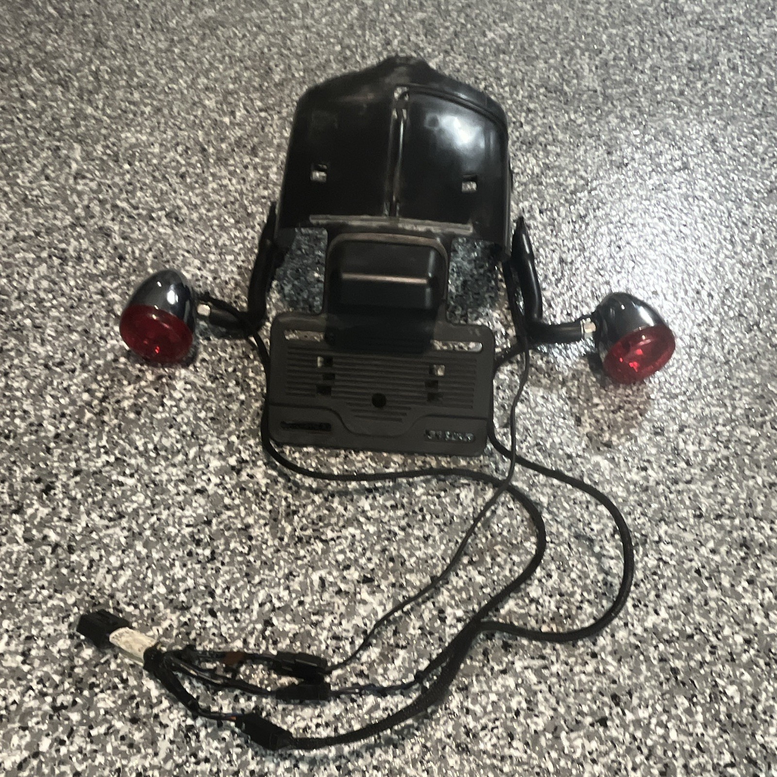 OEM Harley Dyna Street Bob Rear Turn Signals License Plate Harness FXDB 13-17